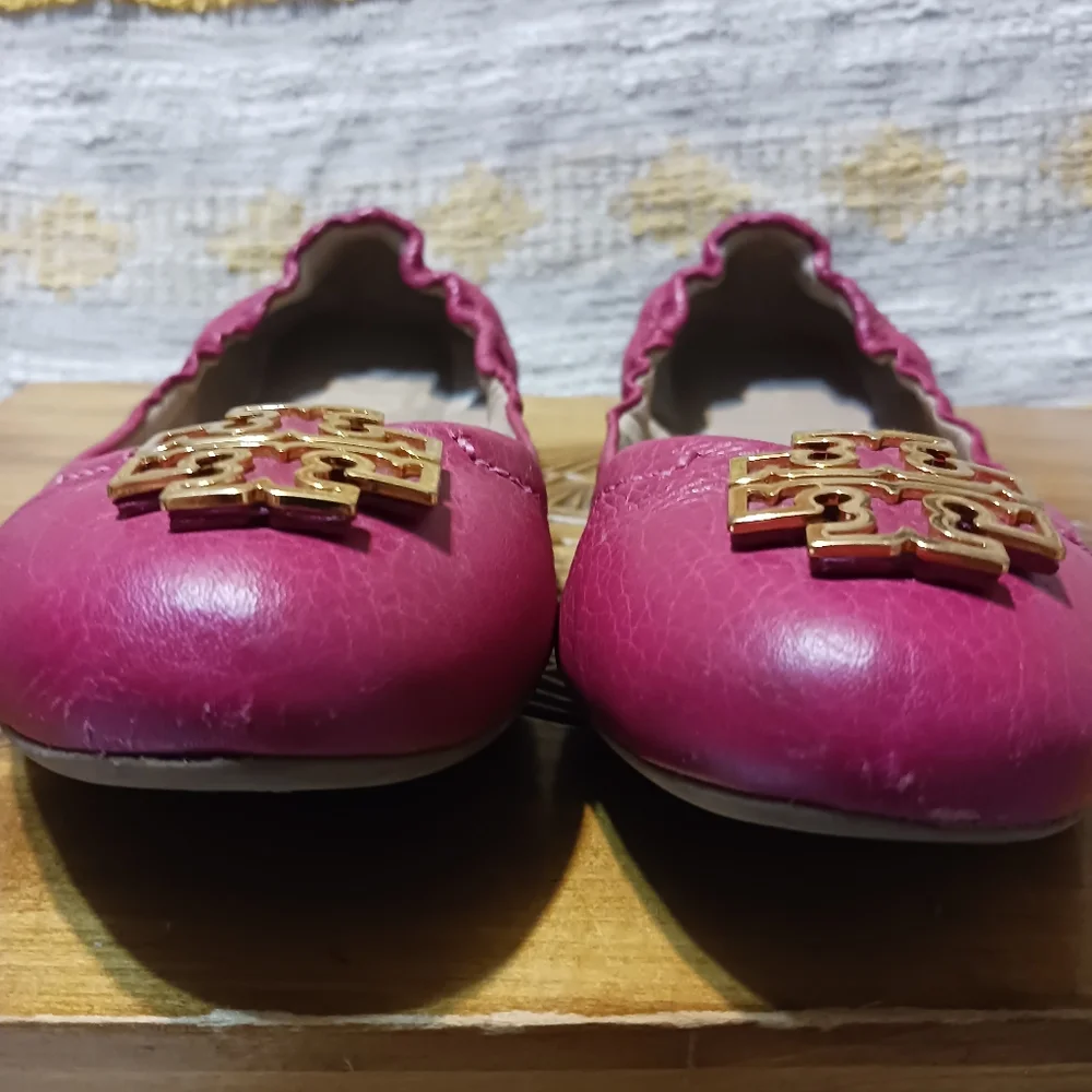 Tory Burch Pink Flats with Gold Logo - Picture 8 of 11